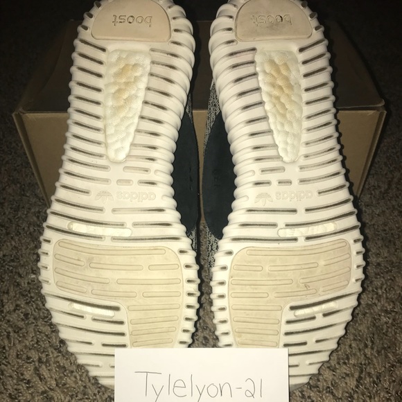 Adidas Yeezy Boost 350 V1 Turtle Doves - Picture 3 of 8